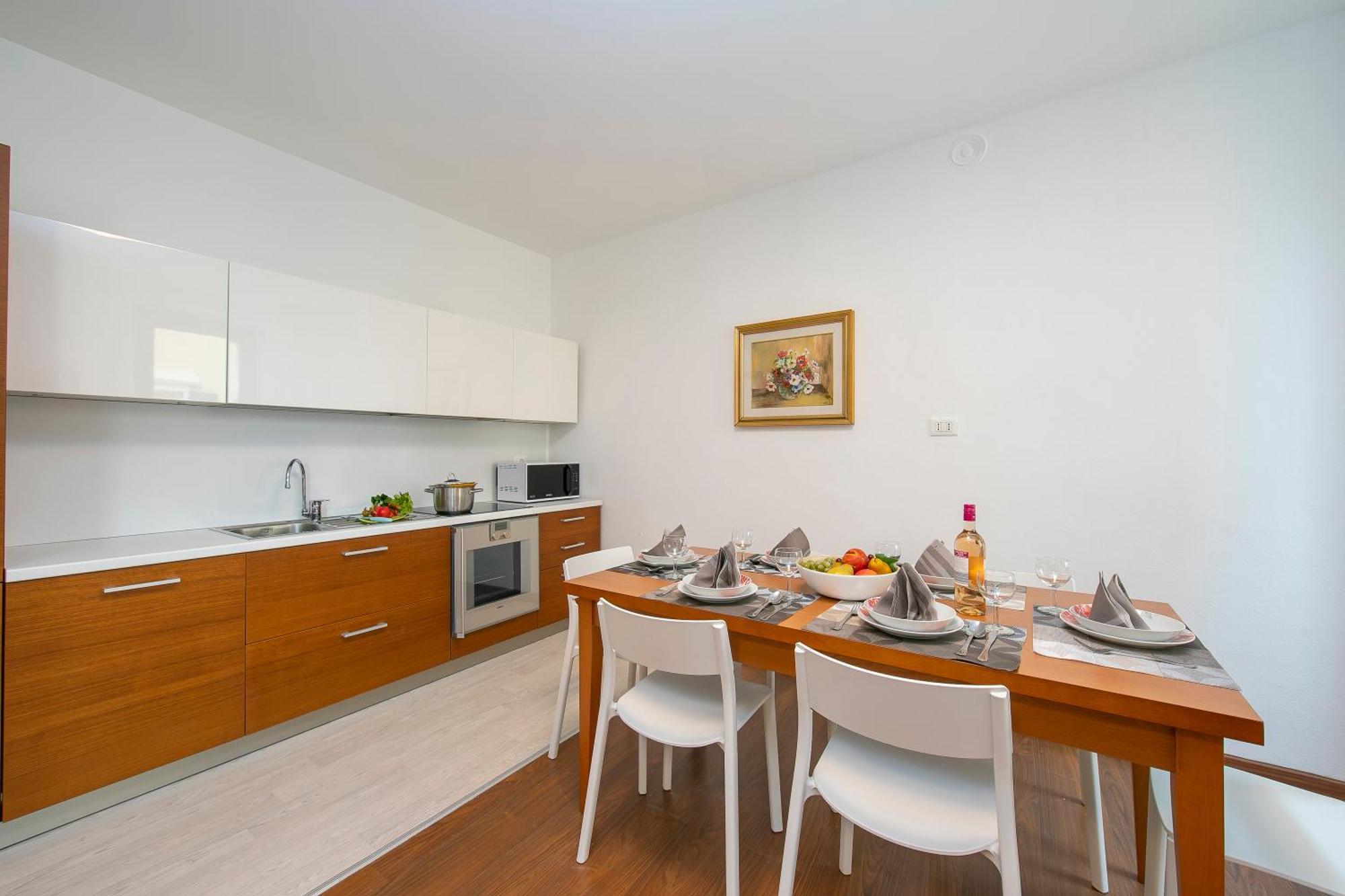 Residenza Rocca Del Lago 4 - Happy Rentals 加尔达湖滨 外观 照片