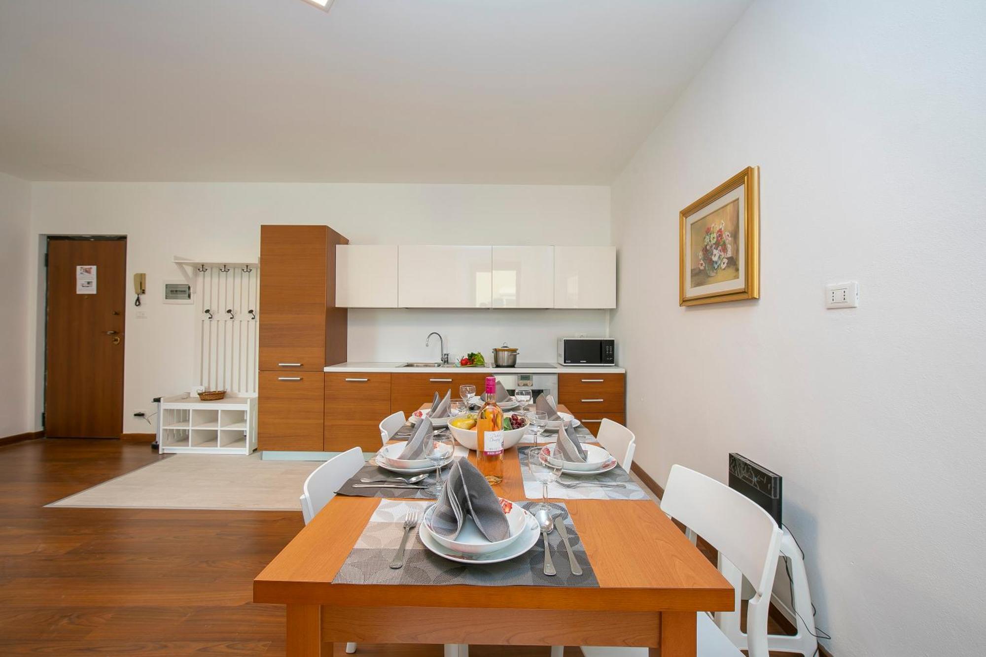 Residenza Rocca Del Lago 4 - Happy Rentals 加尔达湖滨 外观 照片