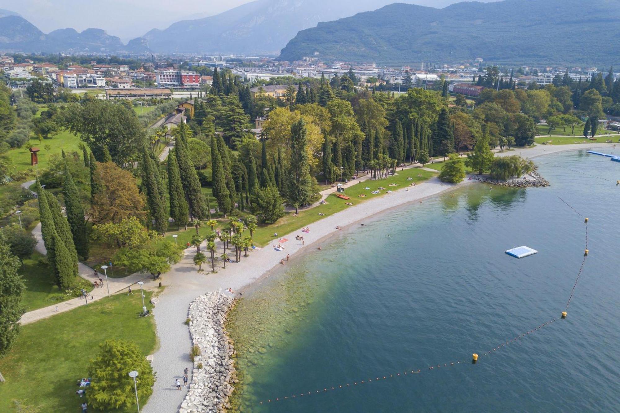 Residenza Rocca Del Lago 4 - Happy Rentals 加尔达湖滨 外观 照片
